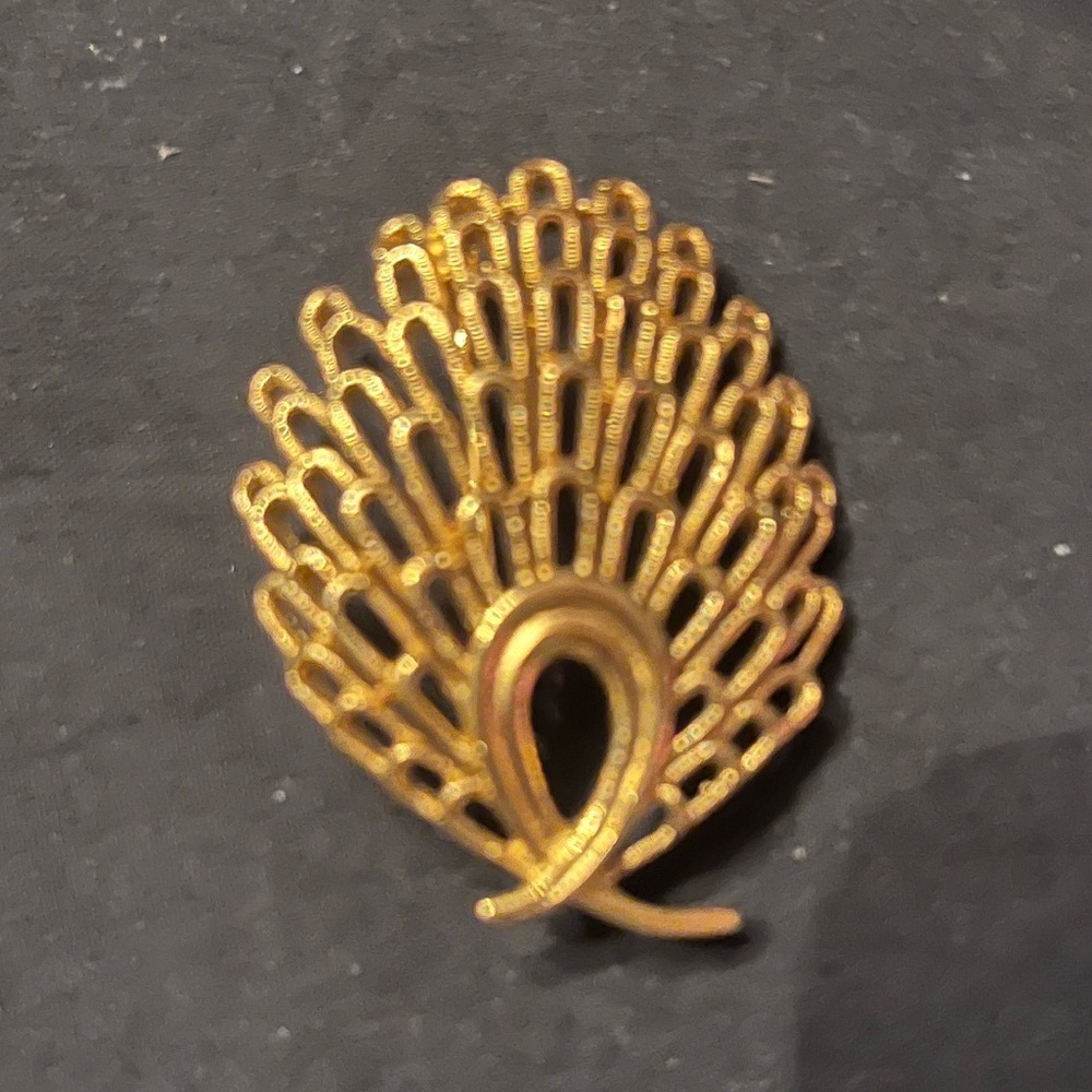 Vintage Crown Trifari Abstract Gold Tone Peacock or Fan Brooch
